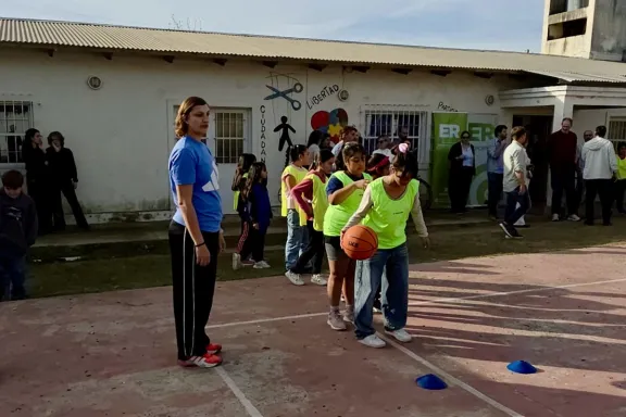 La Provincia inauguró infraestructura de clubes y entregó materiales deportivos en el departamento Tala
