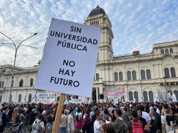 En medio de causa judicial por Ley de Financiamiento Universitario, Nación y gremios acordaron incrementos salariales