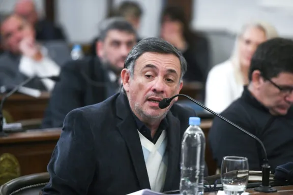 La Caja debe fortalecerse, pero no a costa de los jubilados, advirtió el senador Oliva