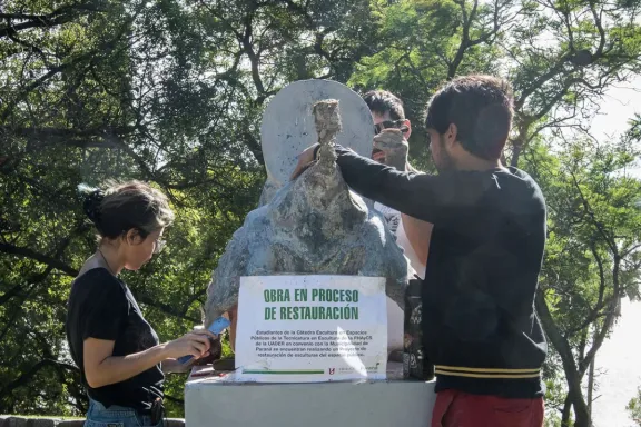 Avanza la puesta en valor de esculturas que forman parte de la identidad de Paraná