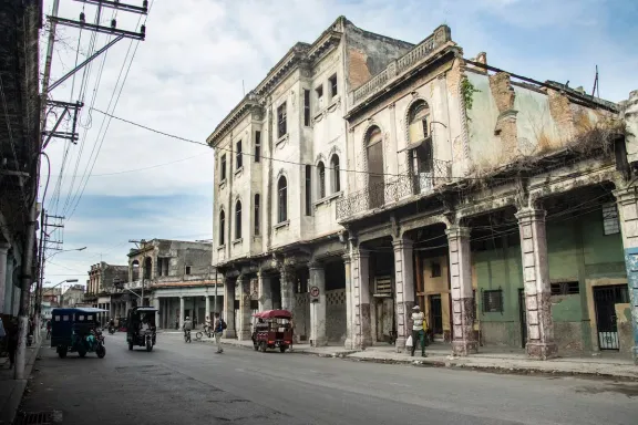 Cuba se abre al capitalismo y aprueba su mayor reforma en décadas: Banca privada, mercado de cambios y fin de los subsidios