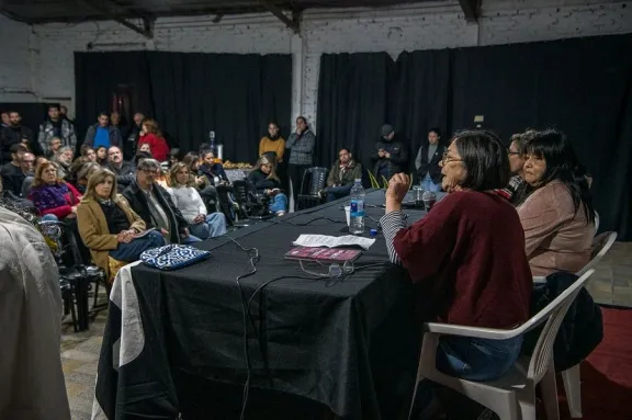 La Municipalidad de Paraná acompañó la presentación del libro que recorre los 30 años de HIJOS