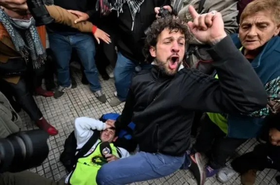 Impulsan agravar las penas por delitos contra periodistas en ejercicio de su función
