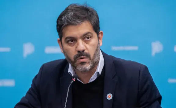 Bianco sale al cruce de Máximo Kirchner: Están más preocupados por criticar a Kicillof que a Milei