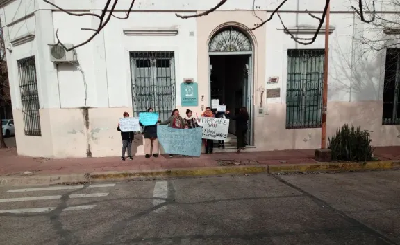 La comunidad educativa de escuela de Concepción del Uruguay reclama una solución urgente al transporte escolar