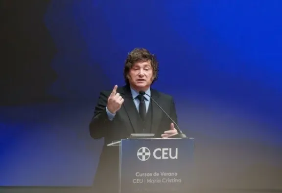 Milei habló del caso Adorni: Si la Justicia lo considera culpable, lo eyecto de una patada, pero yo creo en su honestidad