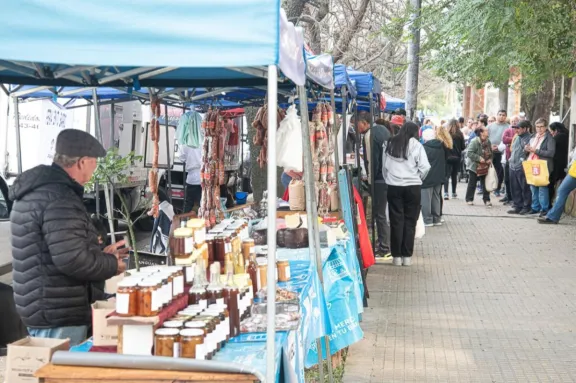 Paraná: la Feria en tu Barrio suma un nuevo punto fijo en la Escuela Hogar