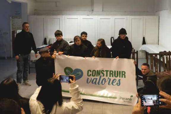 Paraná: El Taller de Teatro Inclusivo compartió una muestra abierta junto a familias y amigos