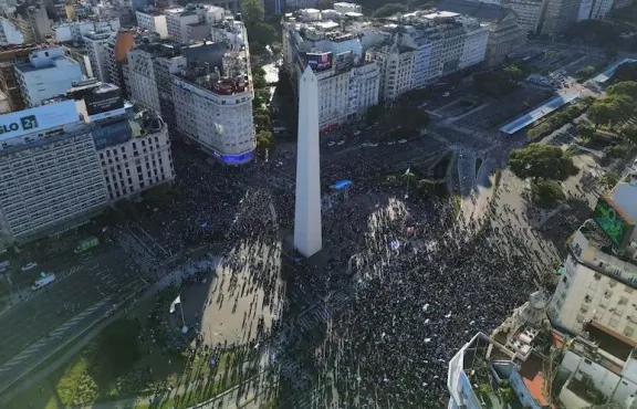 Saldo de los festejos por la clasificación de Argentina: Un muerto en Cañuelas y 19 detenidos en el Obelisco