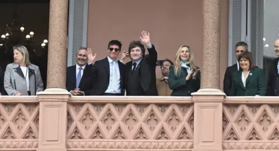 En el Gobierno creen que la interna se aplacó y Milei activa gestos de balance entre las tribus libertarias