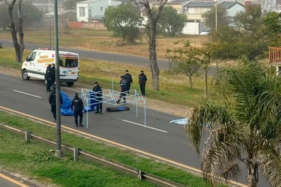 Un hombre murió tras ser embestido por un camión en Paraná