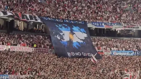 Mundial 2026: Prohibieron el ingreso de banderas sobre Malvinas a los hinchas argentinos en el estadio para el partido ante Inglaterra