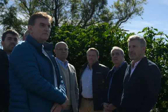 Dieron inicio a obras en el arroyo Cabayú Cuatiá y entregaron equipamiento hidráulico