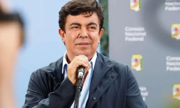 La Justicia ordenó reabrir la investigación contra Fernando Espinoza y que vaya a juicio por presunto abuso sexual