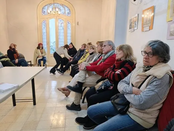 "Miércoles Mayores": Invitan a un conversatorio sobre cuerpo en movimiento y vida independiente