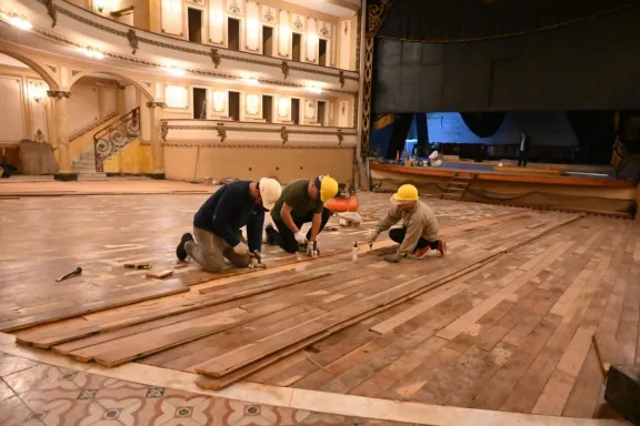 Avanza la reconstrucción del Teatro Gualeguaychú