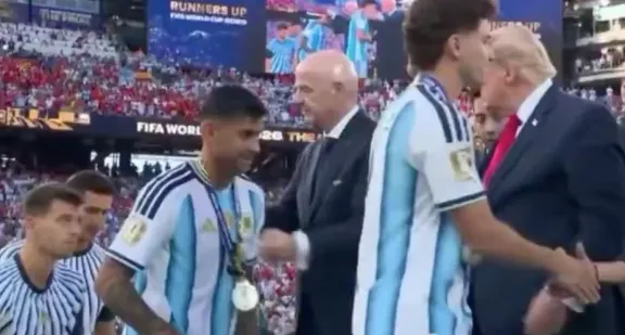 Cuti Romero y Licha Martínez no saludaron a Trump en la entrega de medallas tras la final del Mundial