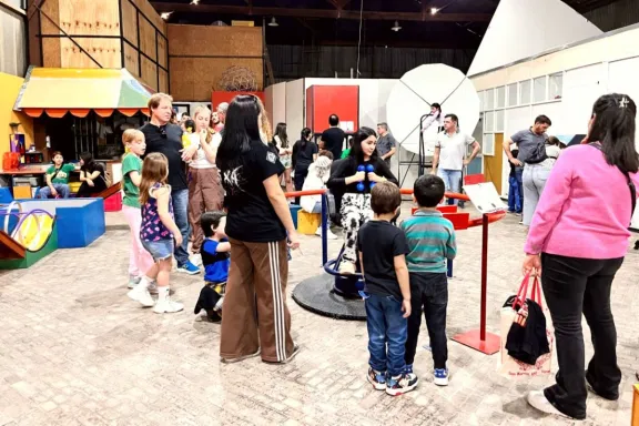 El Municipio de Paraná y UNER impulsaron una propuesta para acercar la ciencia a las familias en vacaciones