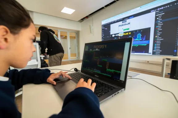 Jóvenes aprendieron a desarrollar videojuegos durante las vacaciones de invierno en el MiradorTEC