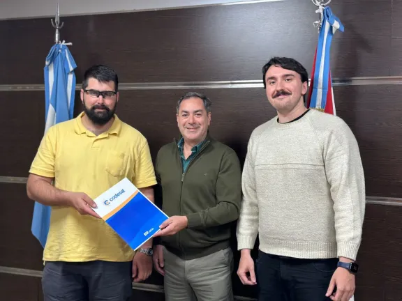 Acuerdan acciones conjuntas para desarrollar actividades turísticas y deportivas en Salto Grande