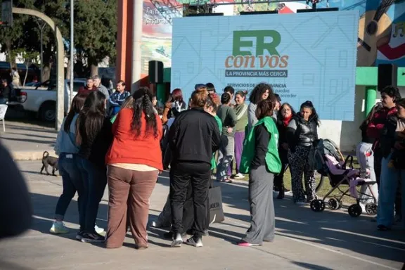 ER con Vos acercó servicios y trámites provinciales al barrio San Agustín en Paraná