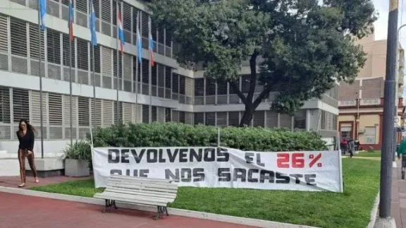 Impulsan una ley para derogar la Ley de Enganche que ata los sueldos judiciales de Entre Ríos a los aumentos de la Corte