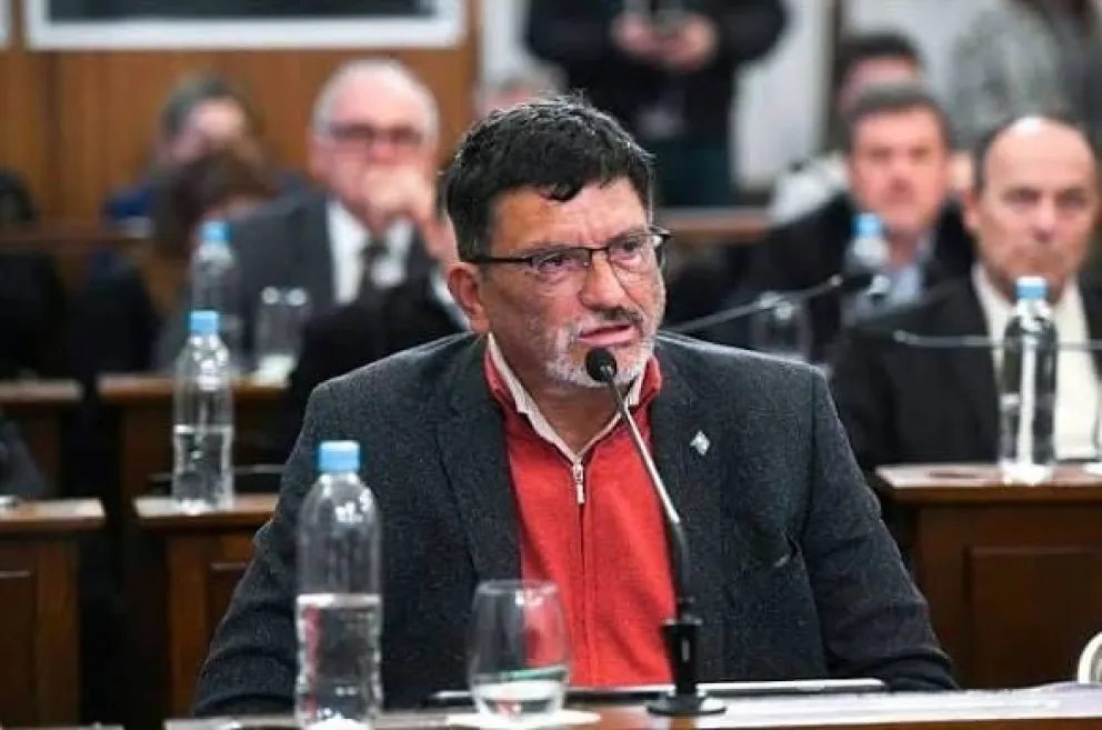 Gustavo Vergara: “Si Osuna conoce un delito, debe denunciarlo ante la Justicia. Si no, debería dejar de utilizar a los chicos como escudo para una operación política”.