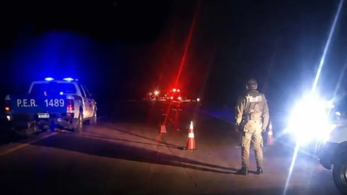 Volcó y se prendió fuego un camión cisterna con combustible en Ruta 14 ...