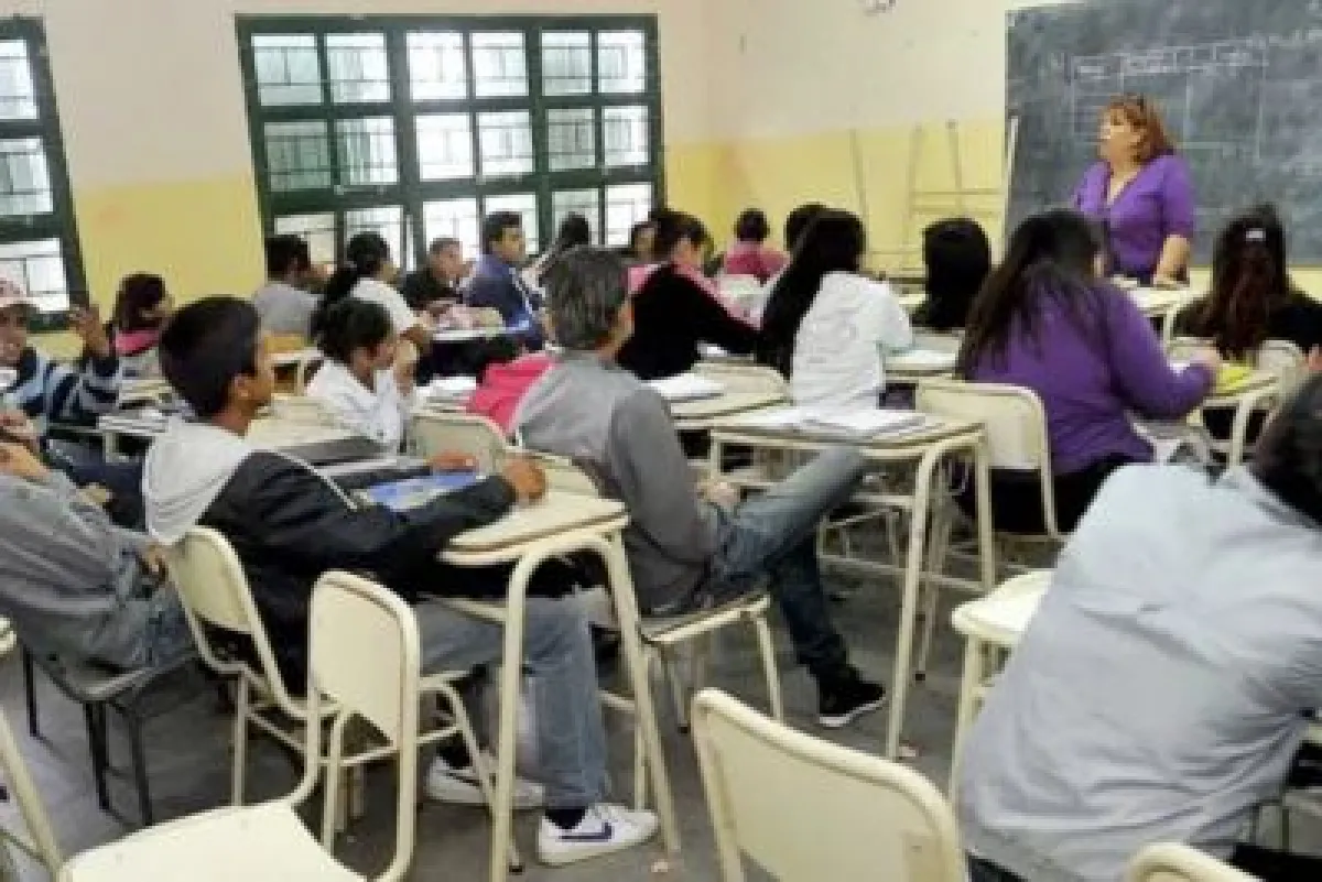 Diputados solicitan al Ejecutivo un informe detallado sobre la reforma en la Educación de Jóvenes y Adultos