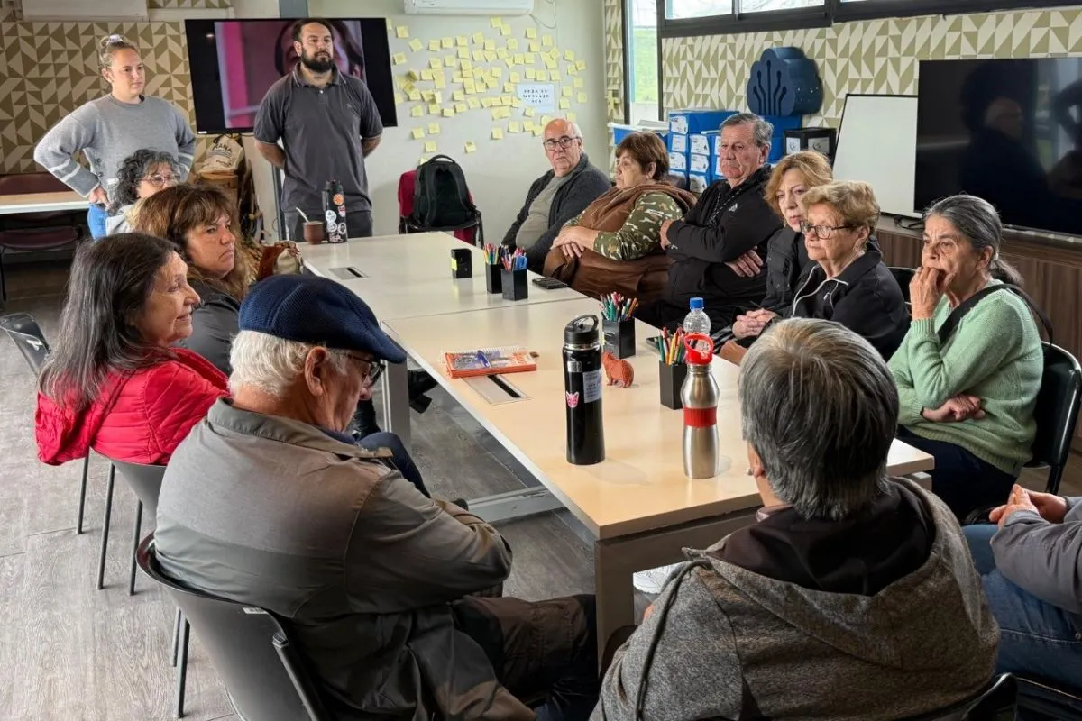 Ante la alta demanda, la Municipalidad de Paraná sumó un nuevo grupo del taller Círculo Tech para adultos mayores