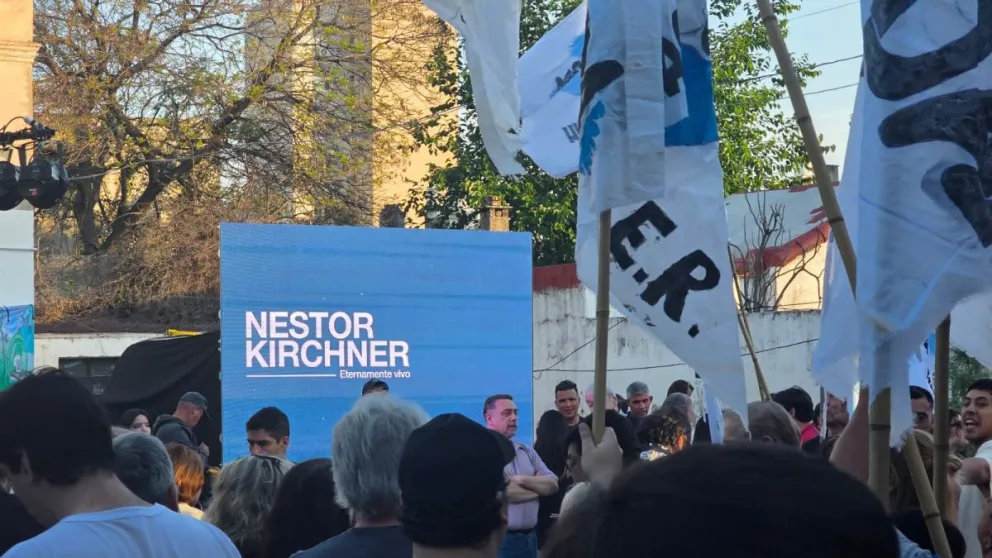Homenaje a Néstor Kirchner en Paraná. Foto de APFDigital. 